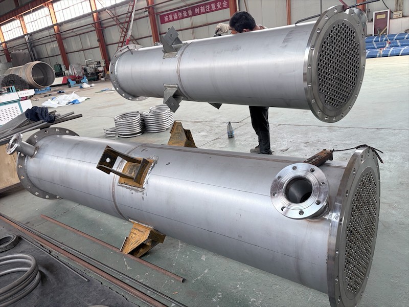 钛换热器设备展示