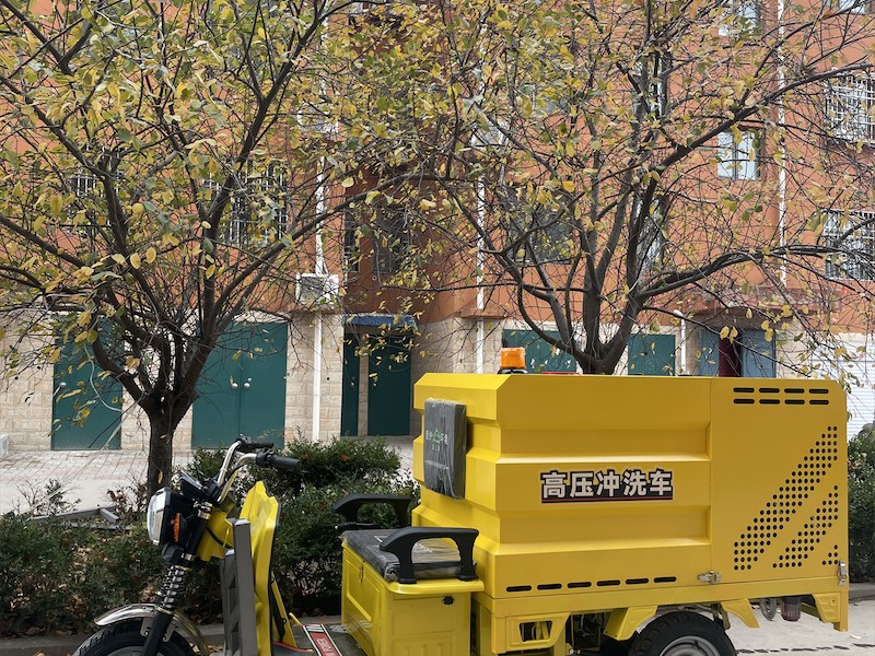 电动三轮高压清洗车工作展示