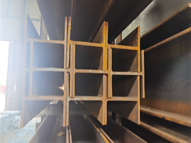 美标H型钢仓储实拍