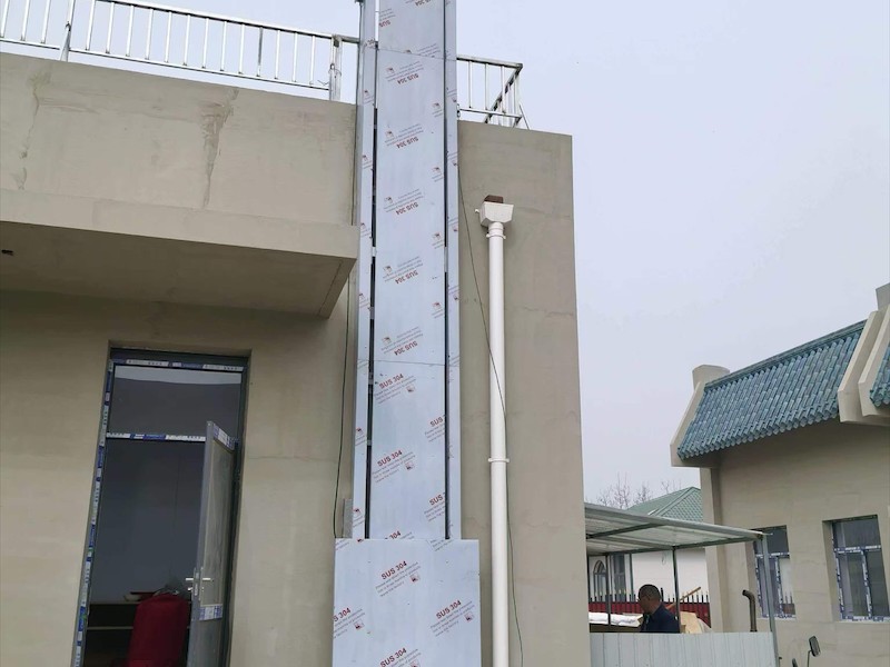 液压升降货梯工作场景