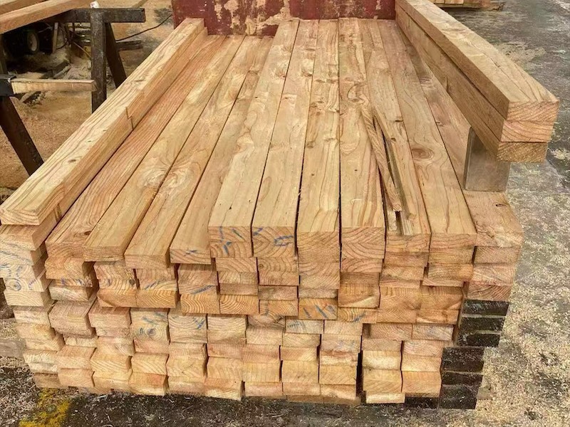 建筑木方规格料堆场