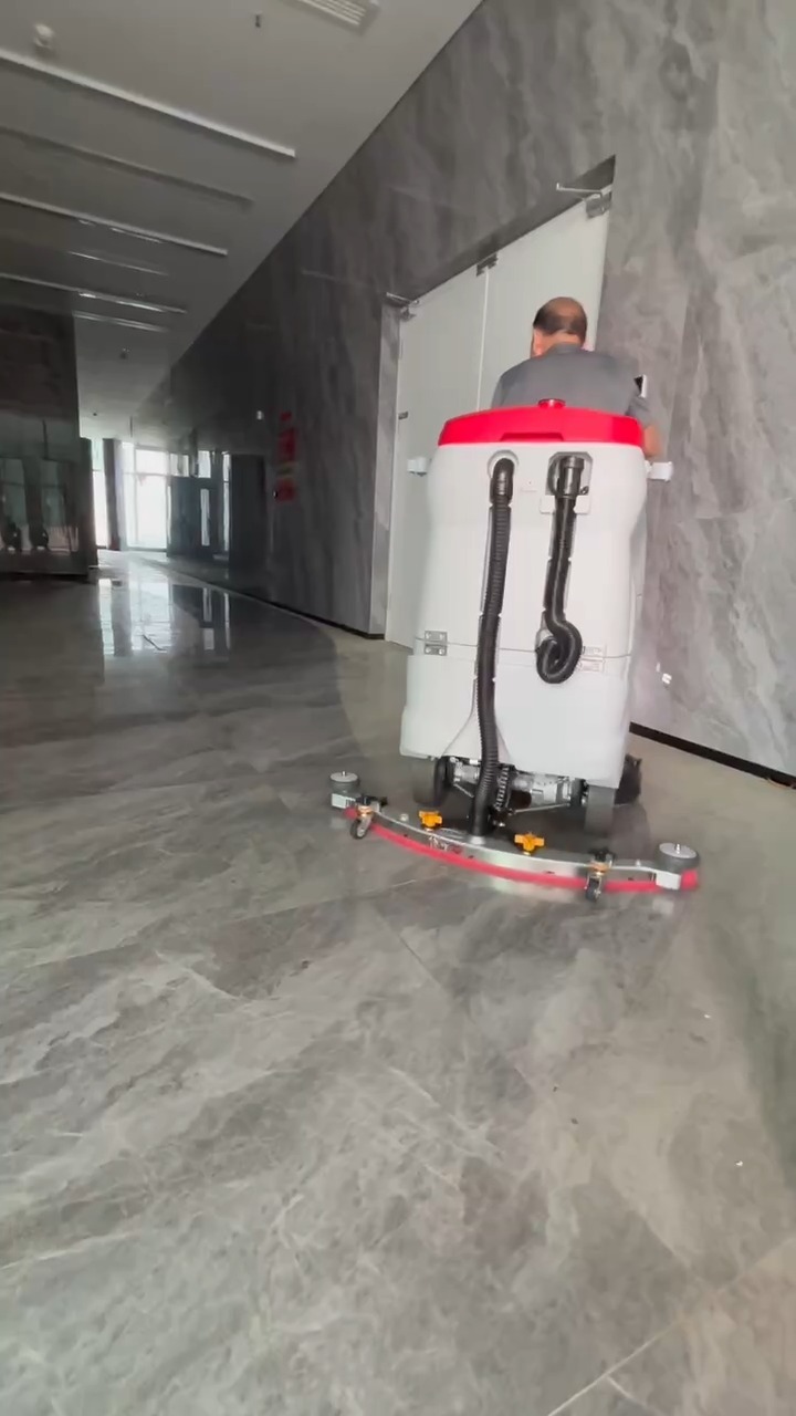 洗地机设备展示