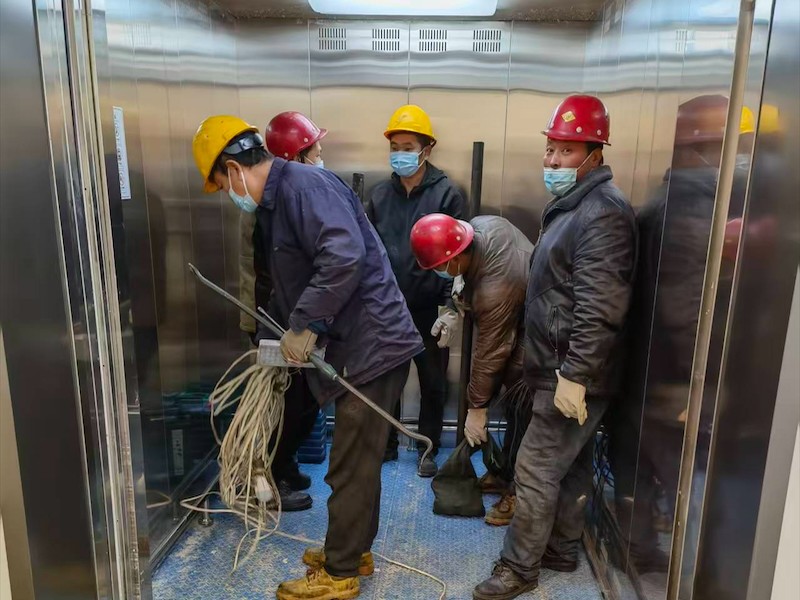 电梯回收作业现场