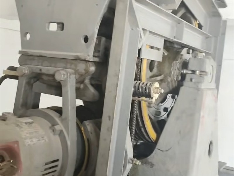 电梯回收作业现场
