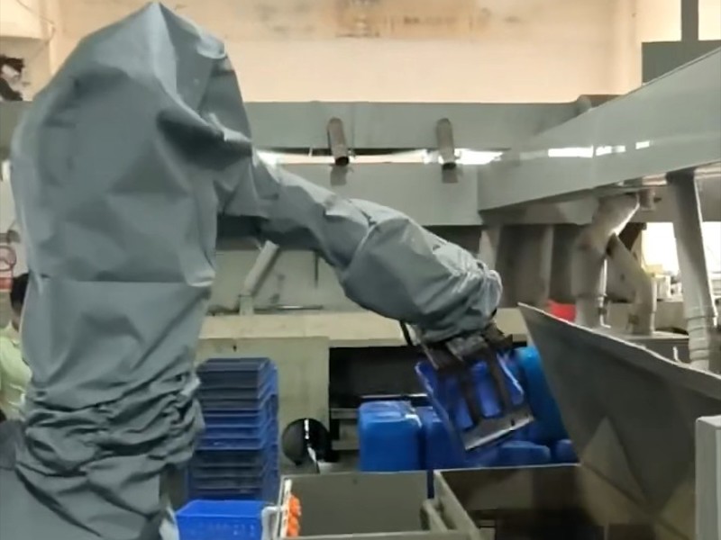 喷涂机器人工作展示