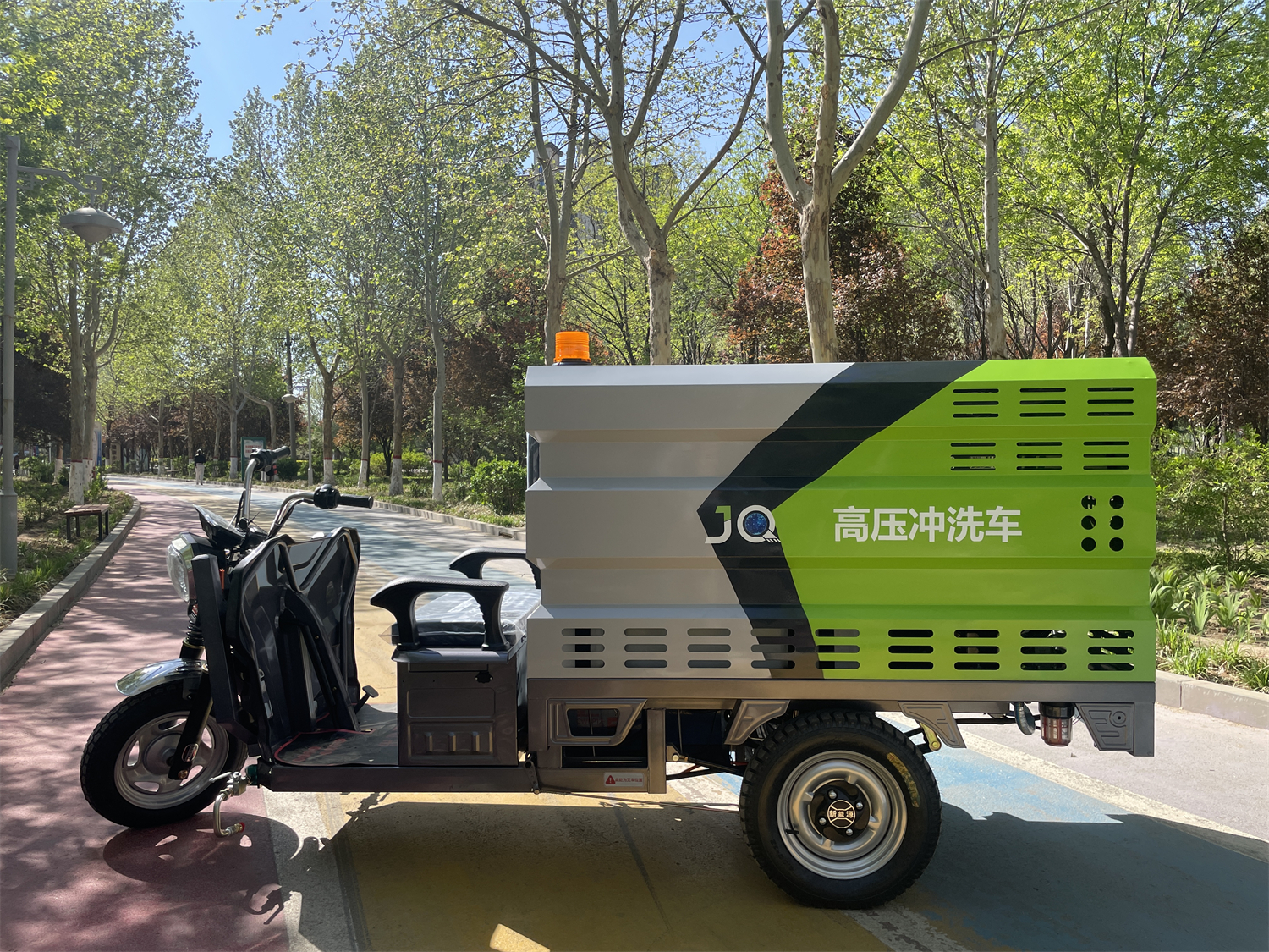 街道清洗用三轮车 解决佳木斯市富锦市路面污渍难题