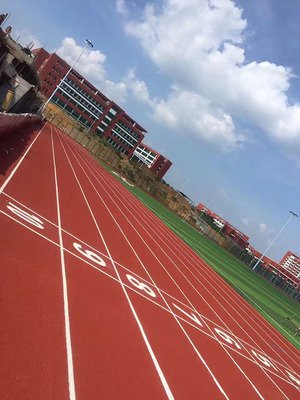 张家口市万全区EPDM颗粒塑胶跑道施工要点，打造安全耐用的运动场地