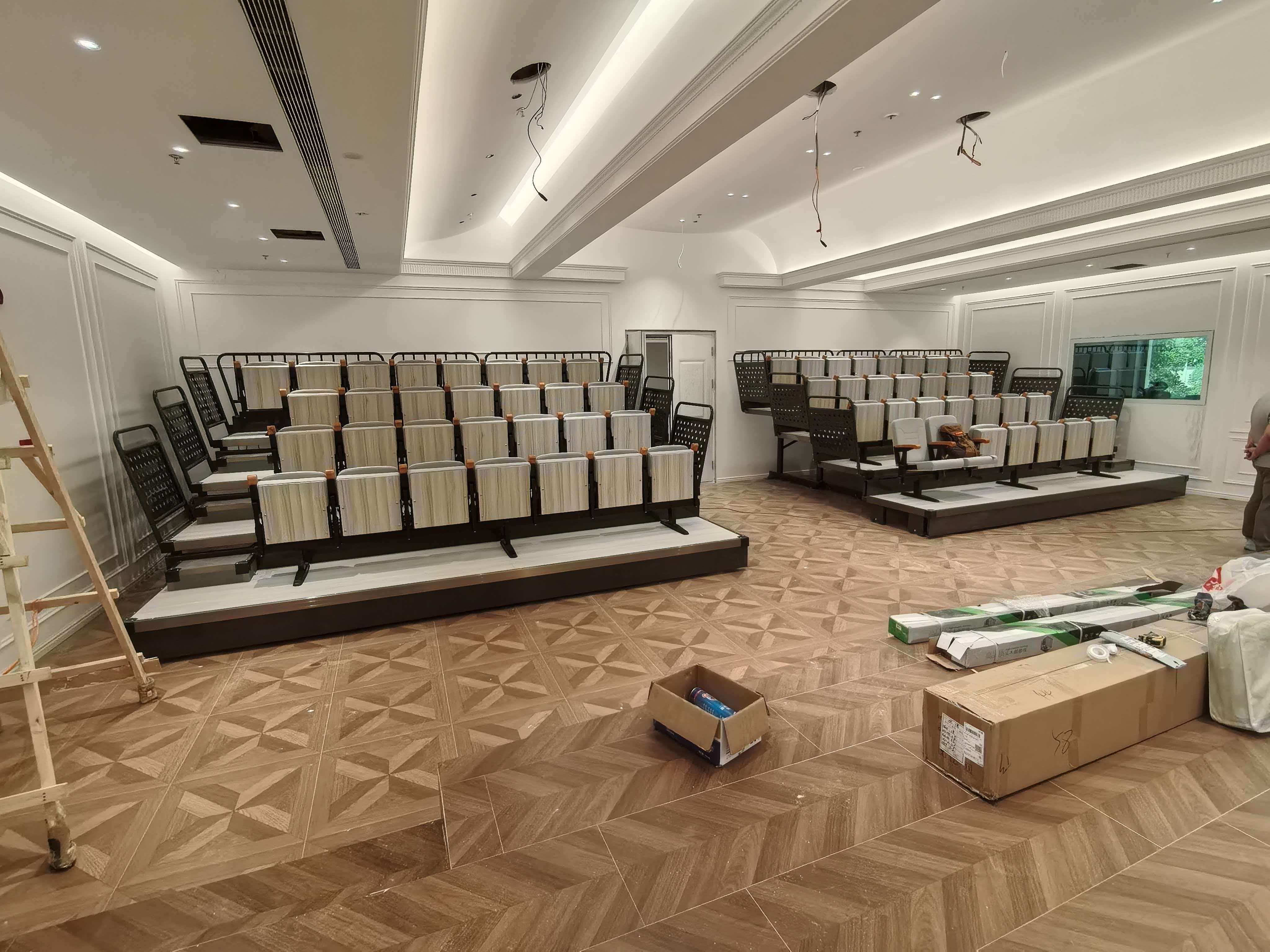 普洱市宁洱区吹塑型看台座椅优势解析：轻便耐用的观众席选择