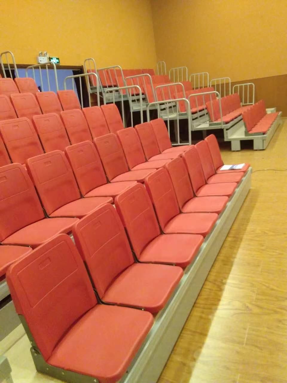 呼伦贝尔市扎兰屯市多功能厅伸缩看台性价比推荐
