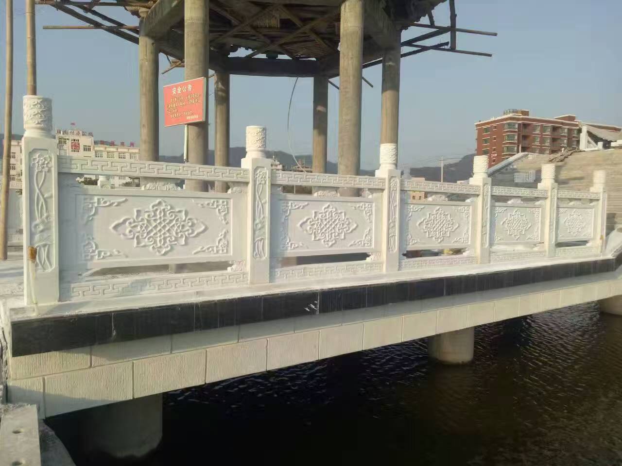 郴州市永兴县桥梁护栏设计规范，保障行人车辆通行安全