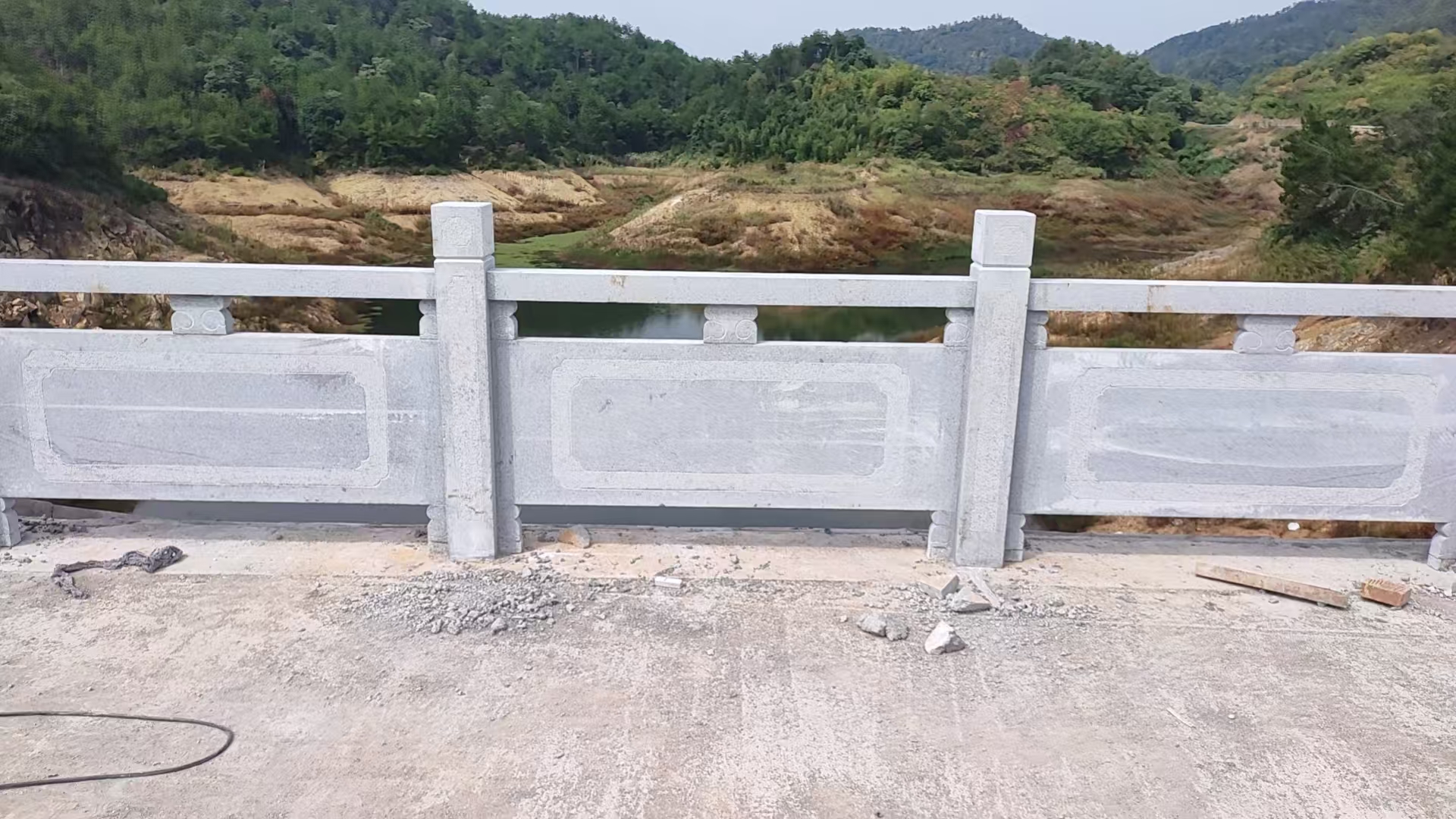 桥梁护栏施工规范：国家标准解读