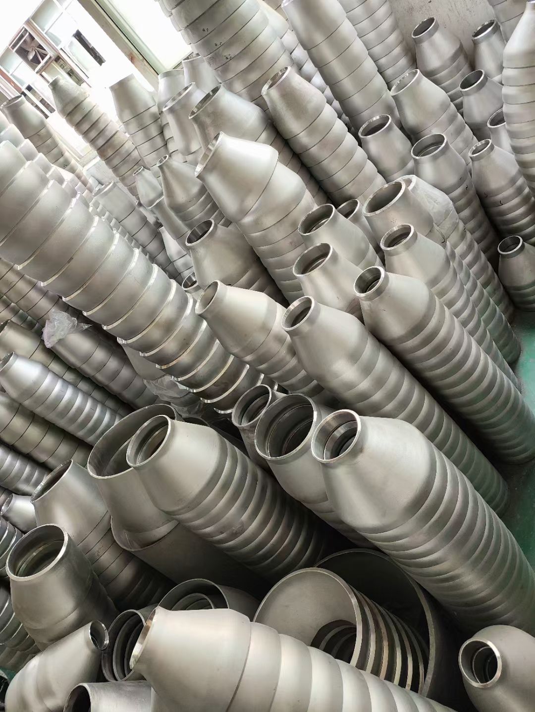 承德市承德县工业管道系统配件升级：不锈钢管件替代传统材质的优势