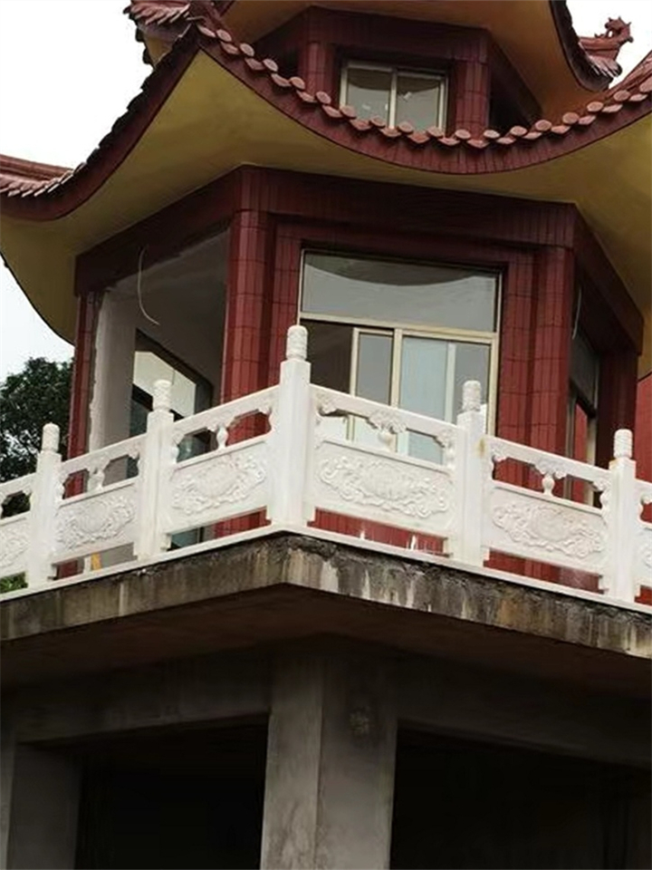 北京市寺庙栏杆雕刻：佛教文化与石雕艺术的融合
