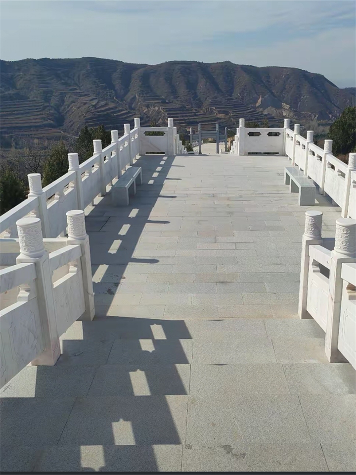 石家庄市无极县寺庙护栏定制，汉白玉材质更显庄重