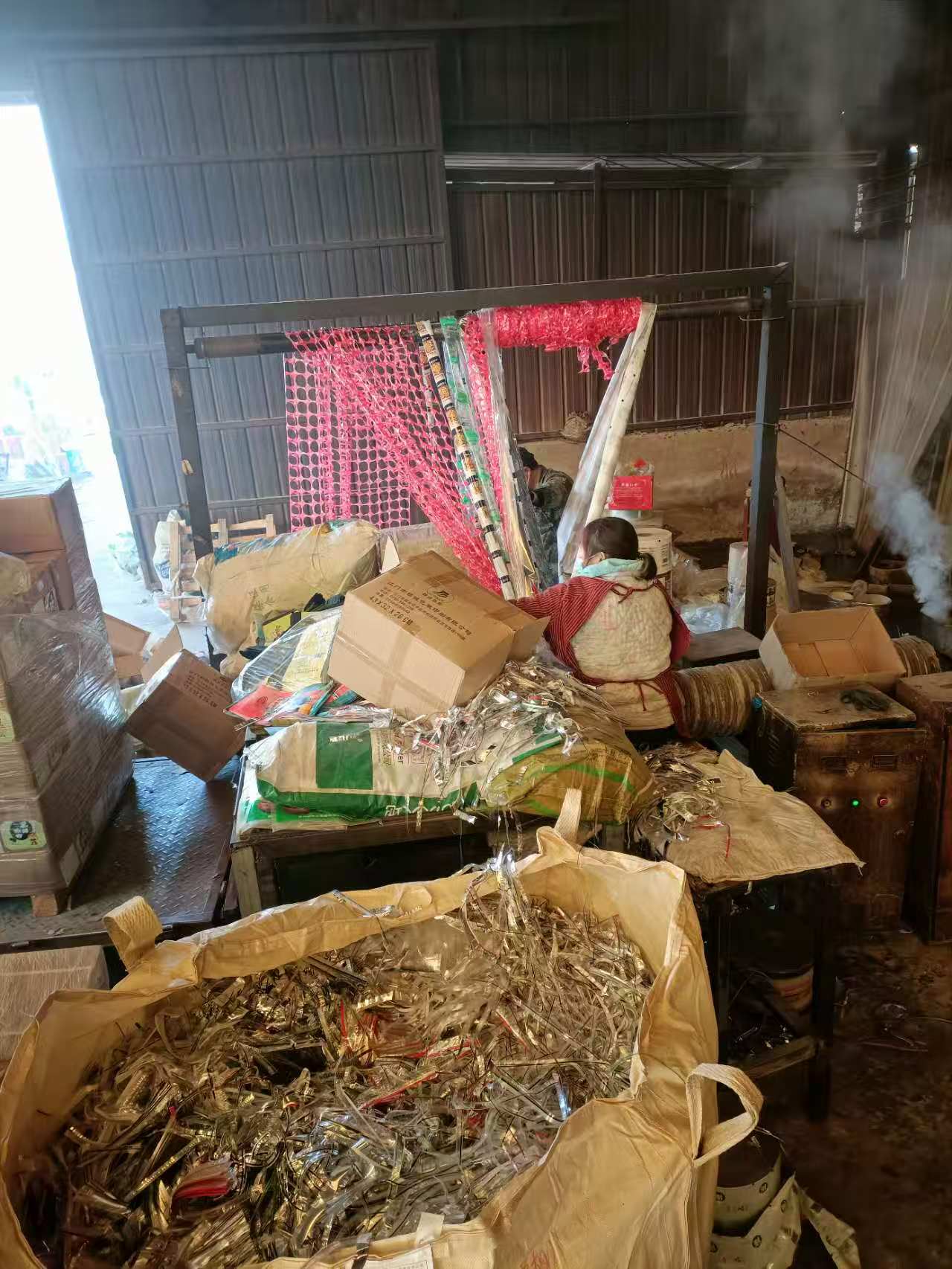 回收塑料包装袋，环保行动正当时