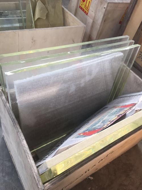 观察窗玻璃更换：选铅玻璃更放心