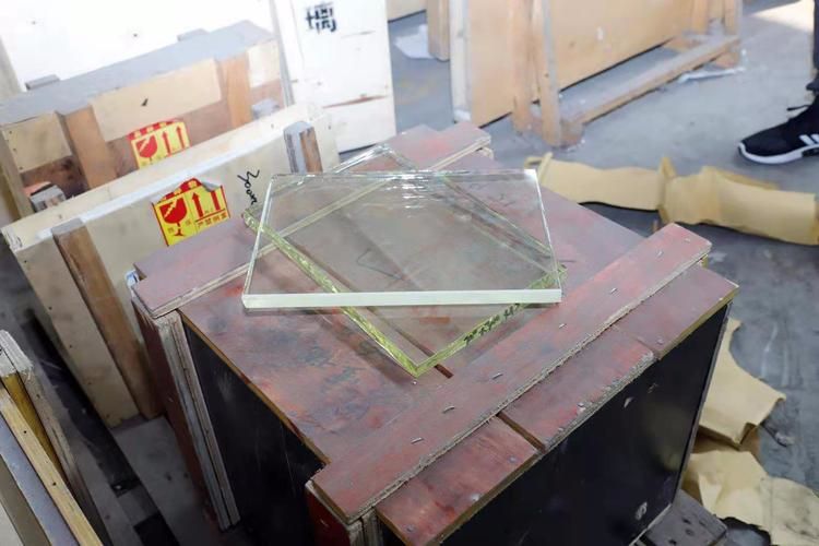 忻州市代县铅玻璃维护保养：延长使用寿命的小技巧
