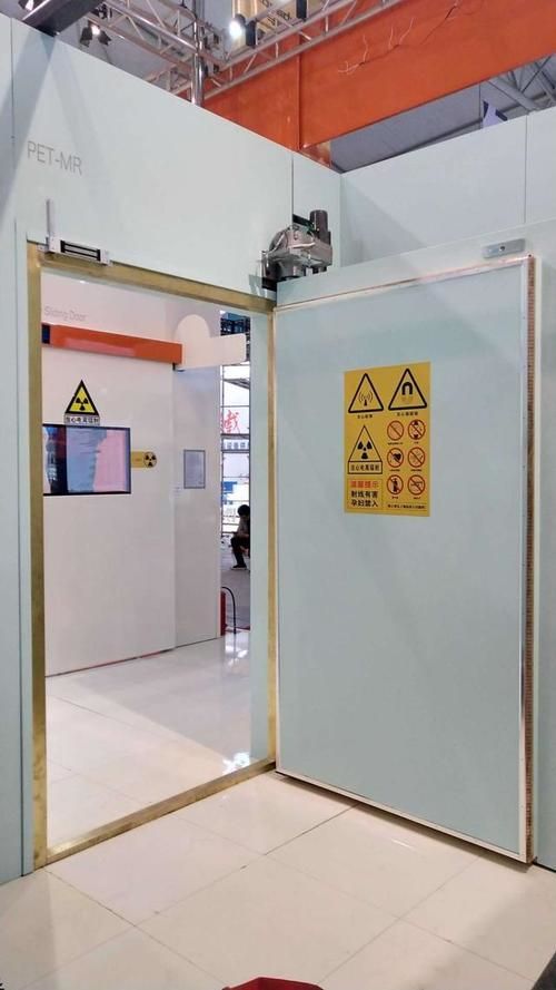 呼和浩特市清水河县观察窗玻璃推荐：铅玻璃的防护效果解析