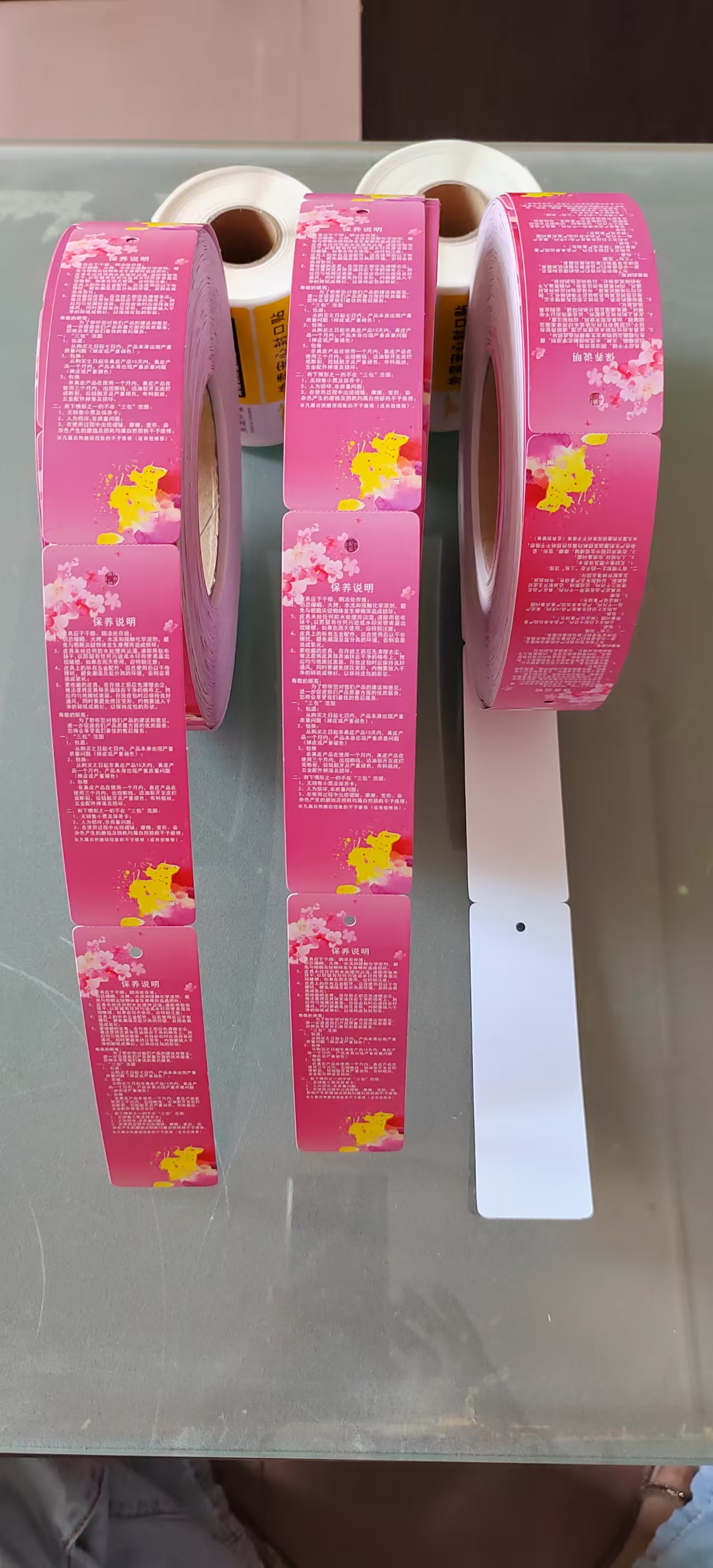 晋城市阳城县卷筒吊牌纸材质对比，选对材质很重要